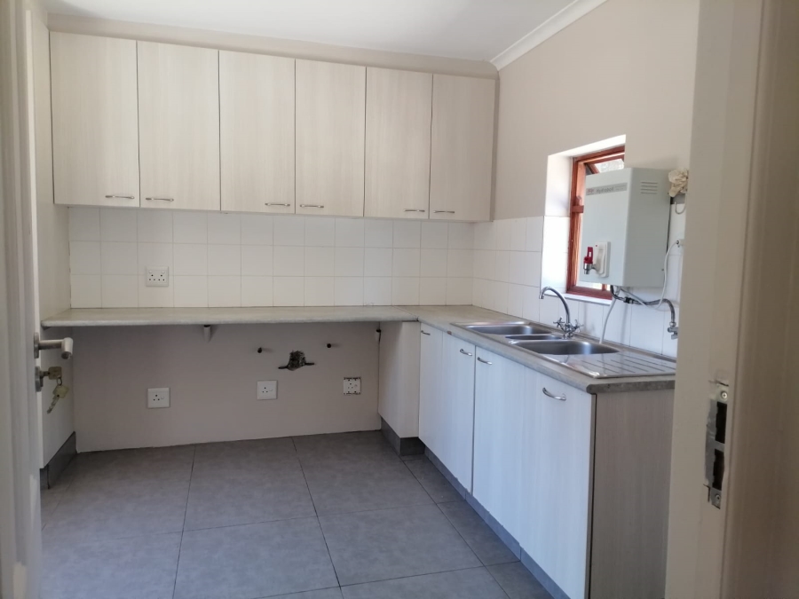 To Let 3 Bedroom Property for Rent in High Riding Country Estate Western Cape